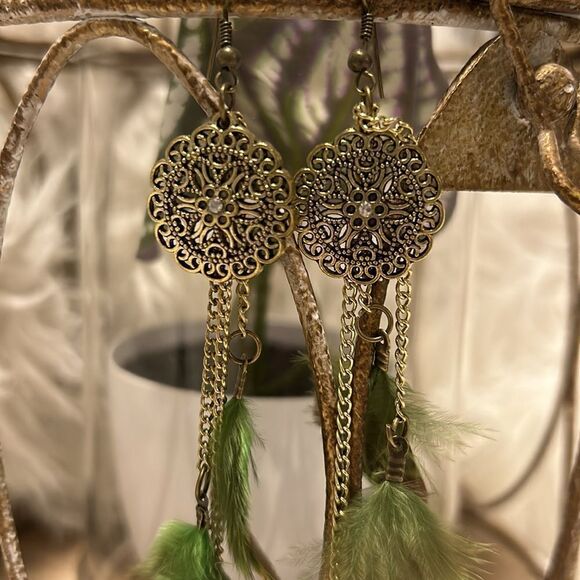 Feathered earrings - Picture 2 of 4